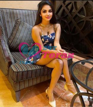 DelhiCall Girls in Chhatarpur  9999088516 Escorts ServiCes Women Seeking Men  
